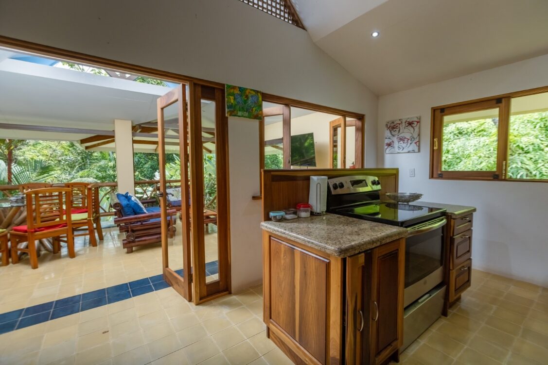 2438bcf1-8c3c-4d7c-9a8b-47f032a61306